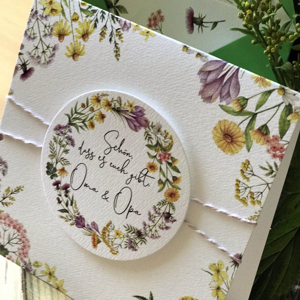 Klappkarte Wiesenblumen "Schön dass es euch gibt Oma & Opa" mit passendem Kuvert
